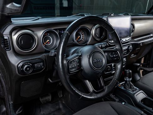 Used 2019 Jeep Wrangler Sport image 16