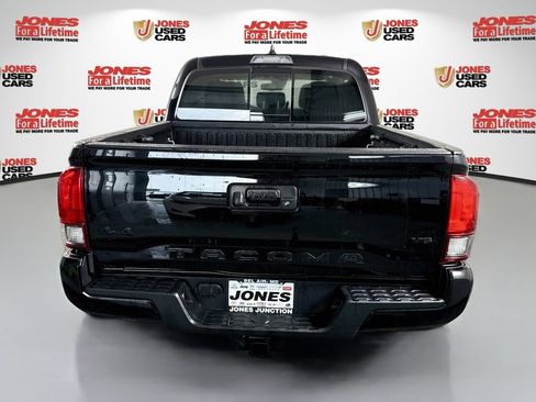 Certified 2022 Toyota Tacoma SR5 w/ Technology Package AWD/4WD image 14