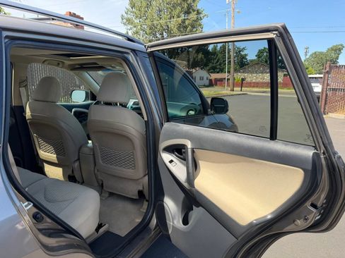 Used 2011 Toyota RAV4 4WD w/ Upgrade Value Pkg image 14