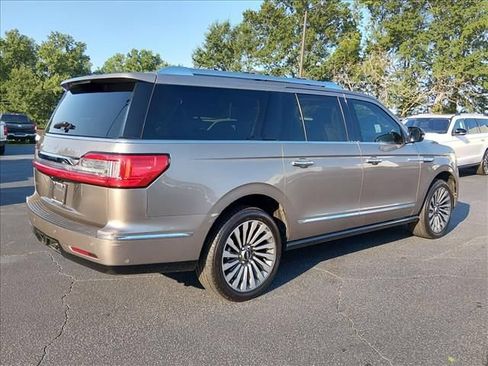 Used 2019 Lincoln Navigator L Reserve w/ Cargo Package AWD/4WD image 4