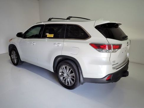 Used 2016 Toyota Highlander XLE image 15