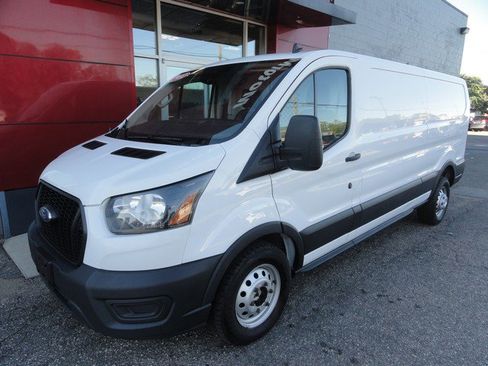 Used 2022 Ford Transit 250 image 2