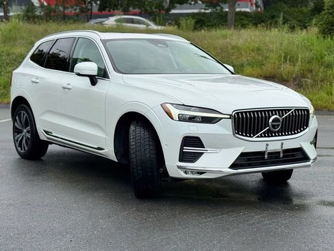 Used 2023 Volvo XC60 B5 Plus w/ Climate Package AWD/4WD image 7