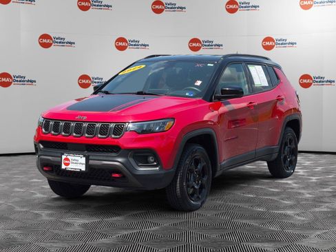 Used 2024 Jeep Compass Trailhawk AWD/4WD image 1