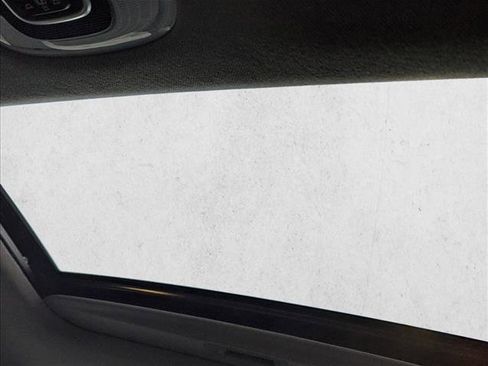 Certified 2022 Hyundai Elantra SEL w/ Convenience + Premium Package image 15