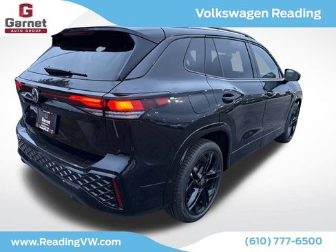 New 2025 Volkswagen Tiguan SE R-Line image 5