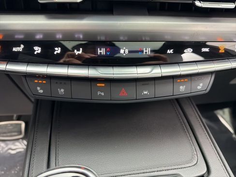 Used 2025 Cadillac XT4 Sport image 19