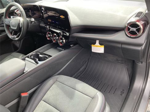 New 2026 Chevrolet Blazer EV RS image 25