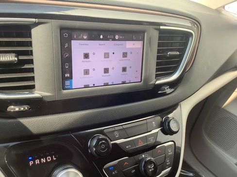 Used 2023 Chrysler Voyager LX FWD image 16