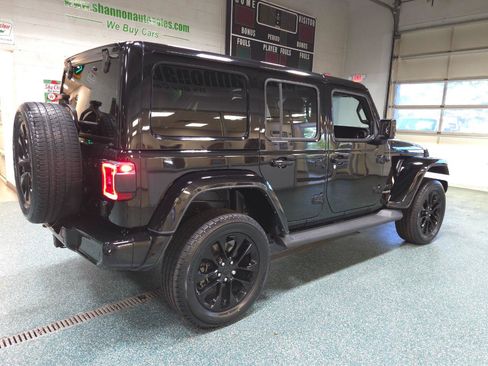 Used 2021 Jeep Wrangler Unlimited Sahara AWD/4WD image 6