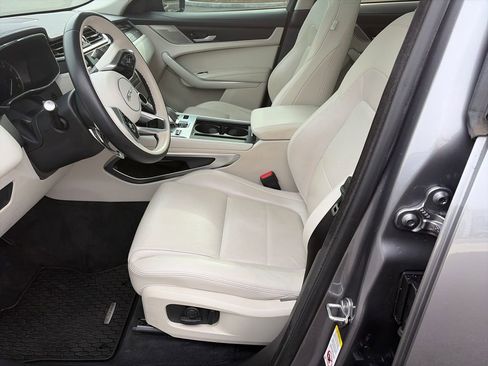 Used 2023 Jaguar F-PACE S AWD/4WD image 9