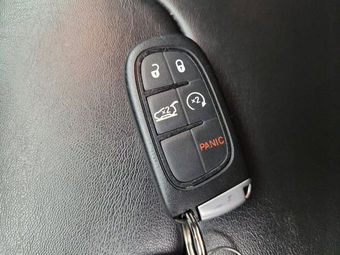 Used 2021 Jeep Cherokee Trailhawk w/ Sun, Sound & Nav Group AWD/4WD image 32