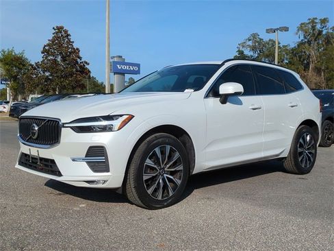 Used 2023 Volvo XC60 B5 Core image 8