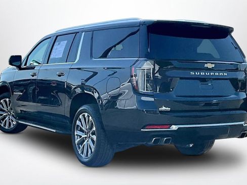 Used 2025 Chevrolet Suburban High Country w/ Sun And Tow Package AWD/4WD image 5