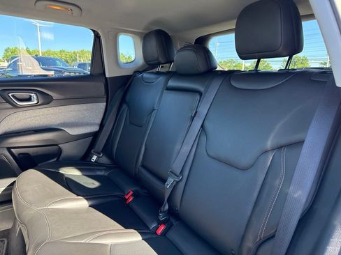 Used 2022 Jeep Compass Latitude AWD/4WD image 37