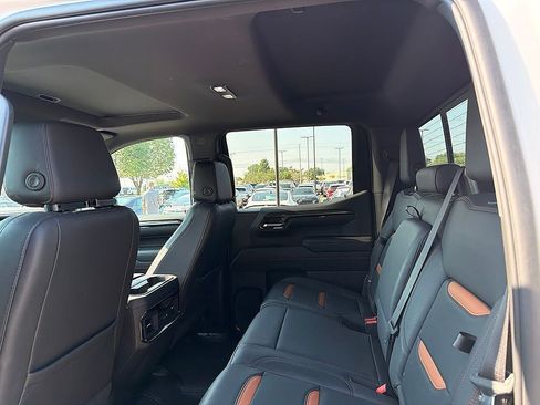 Used 2023 GMC Sierra 1500 AT4 w/ Technology Package AWD/4WD image 18