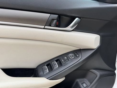 Used 2019 Honda Accord LX image 11
