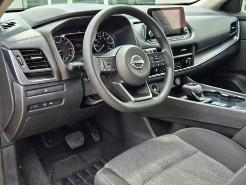 Used 2024 Nissan Rogue SV FWD image 13