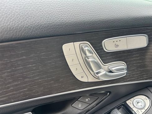 Used 2022 Mercedes-Benz GLC 300 4MATIC image 5