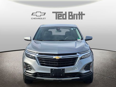 Used 2023 Chevrolet Equinox LT image 2