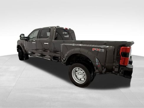Certified 2025 Ford F450 Platinum w/ Platinum Plus Package image 2