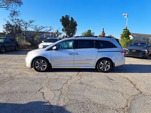 Used 2015 Honda Odyssey Touring image 8
