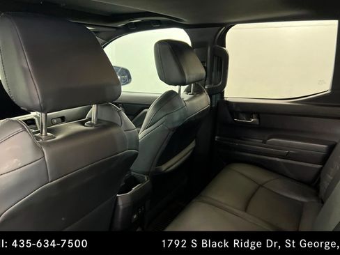Used 2025 Toyota Tacoma TRD Off-Road w/ TRD Off Road Premium Package AWD/4WD image 19