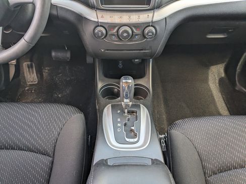 Used 2018 Dodge Journey SE w/ Connectivity Group image 16