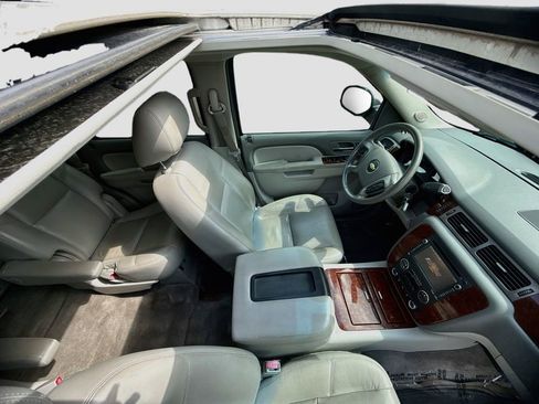 Used 2014 Chevrolet Tahoe LTZ image 22