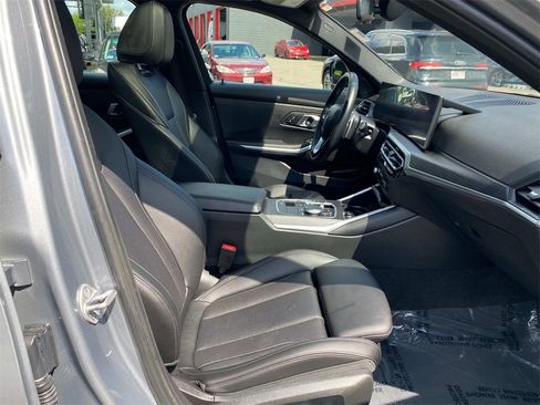 Used 2024 BMW 330i xDrive Sedan w/ Convenience Package image 9