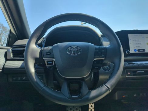 Used 2025 Toyota Camry SE FWD image 23