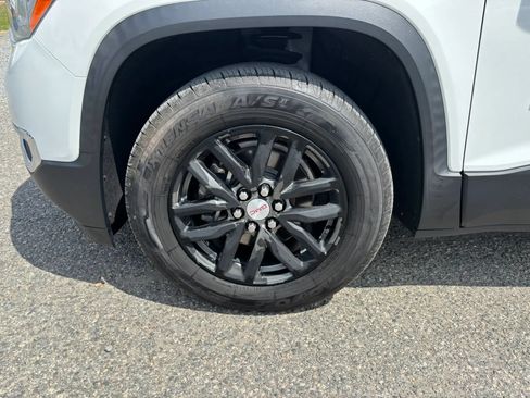 Used 2018 GMC Acadia SLT FWD image 10