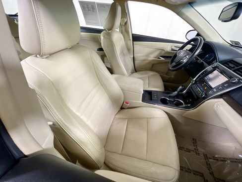 Used 2016 Toyota Camry XLE w/ Moonroof Package FWD image 27
