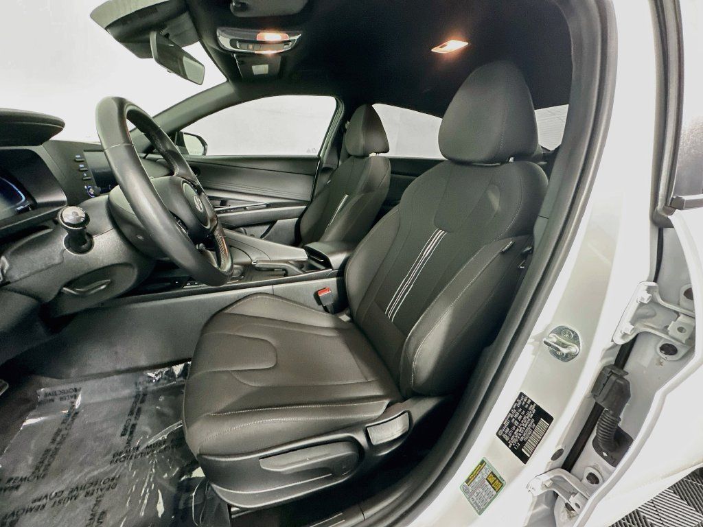 Used 2025 Hyundai Elantra Sport w/ Cargo Package FWD image 20