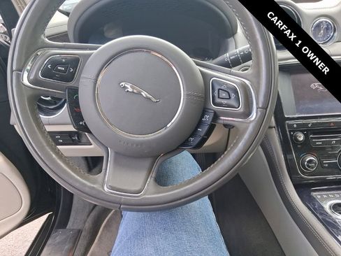 Used 2011 Jaguar XJ image 4