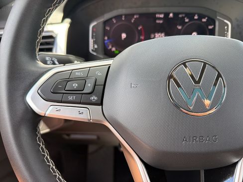 Certified 2023 Volkswagen Atlas Cross Sport SE w/ Panoramic Sunroof Package AWD/4WD image 13