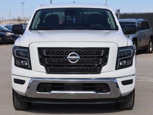 Used 2024 Nissan Titan SV image 2