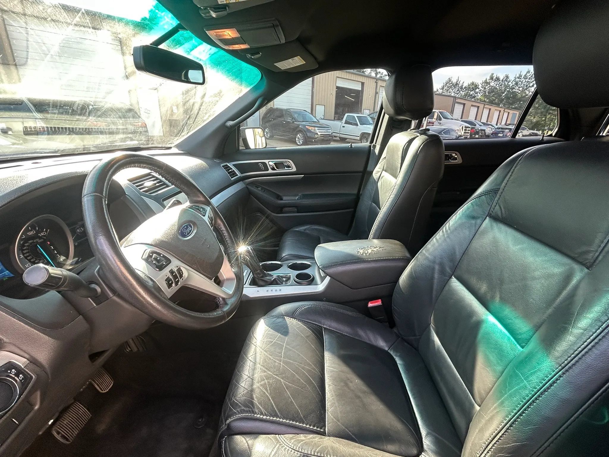 Used 2014 Ford Explorer XLT w/ Equipment Group 202A FWD image 8