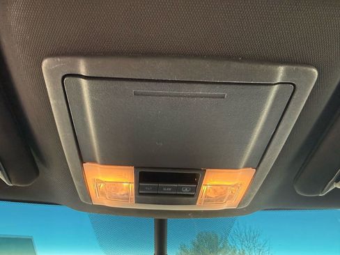 Used 2017 Ford Explorer XLT w/ Equipment Group 202A image 26