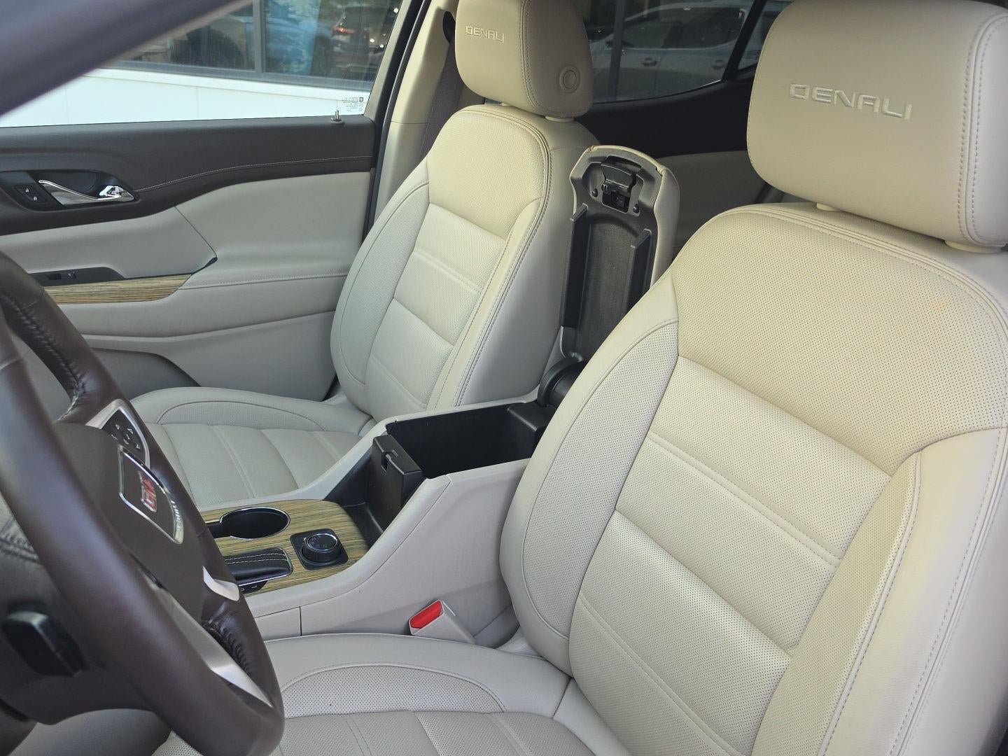 Used 2019 GMC Acadia Denali w/ Technology Package AWD/4WD image 27
