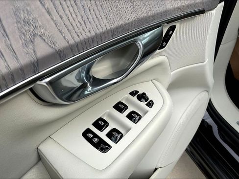 New 2026 Volvo XC90 B5 Ultra w/ Protection Package Premier image 27