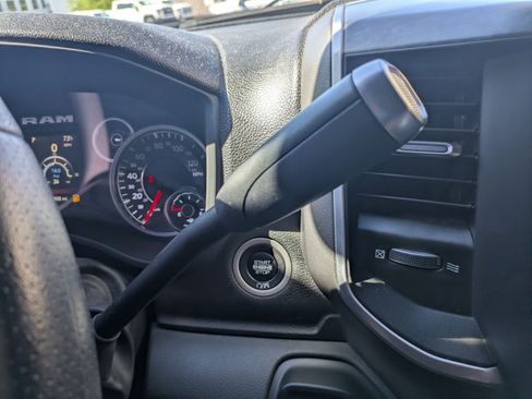 Used 2022 RAM 2500 Big Horn AWD/4WD image 22