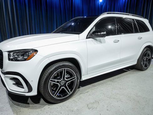 New 2026 Mercedes-Benz GLS 450 4MATIC image 1