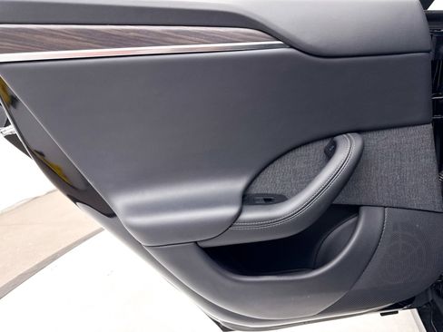 Used 2022 Tesla Model S image 33