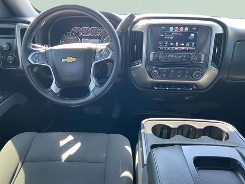 Used 2018 Chevrolet Silverado 1500 LT AWD/4WD image 8