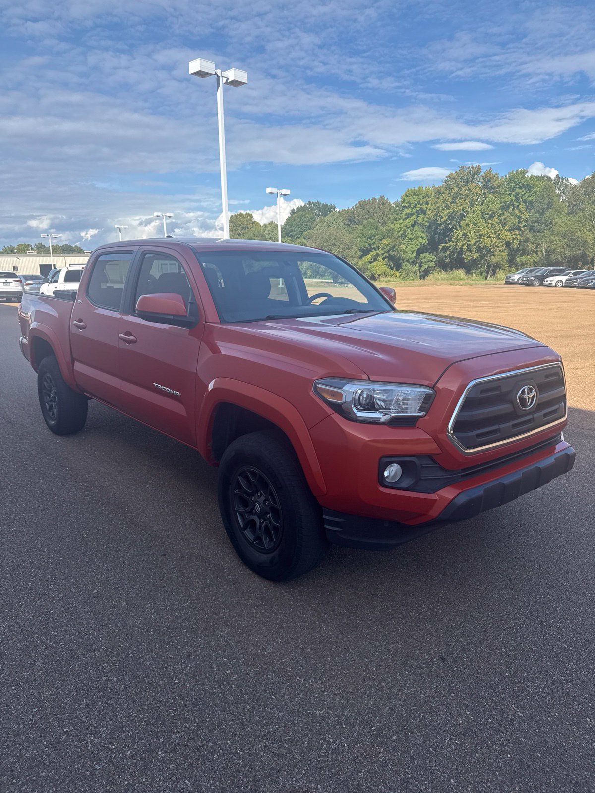 Used 2017 Toyota Tacoma SR5 w/ Tow Package RWD image 13