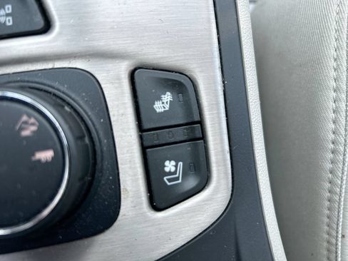 Used 2019 GMC Terrain Denali w/ Advanced Safety Package AWD/4WD image 29