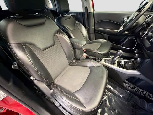 Used 2018 Jeep Compass Latitude image 14