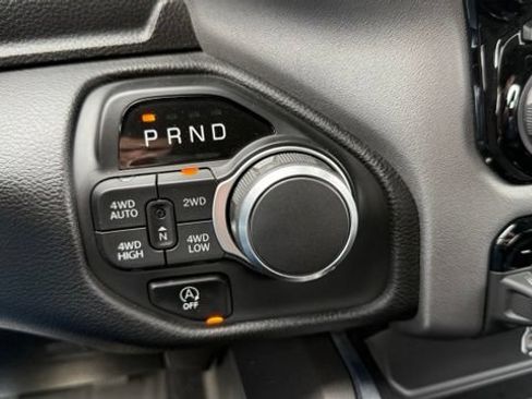 Used 2025 RAM 1500 Big Horn AWD/4WD image 34
