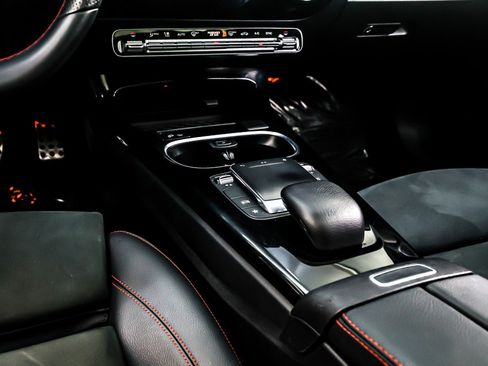 Used 2023 Mercedes-Benz CLA 250 image 7